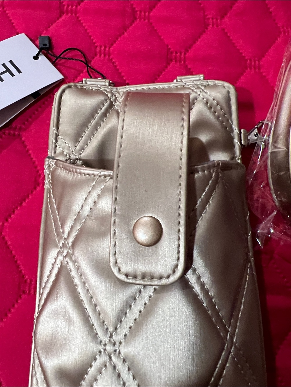 HKWP Quilted Crossbody Phone Case in Champagne Gold NWT - Picture 4 of 8